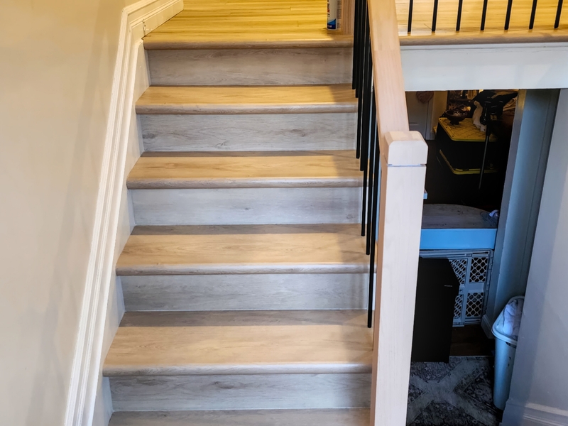     Light Oak Staircase & Black Railing Refinish